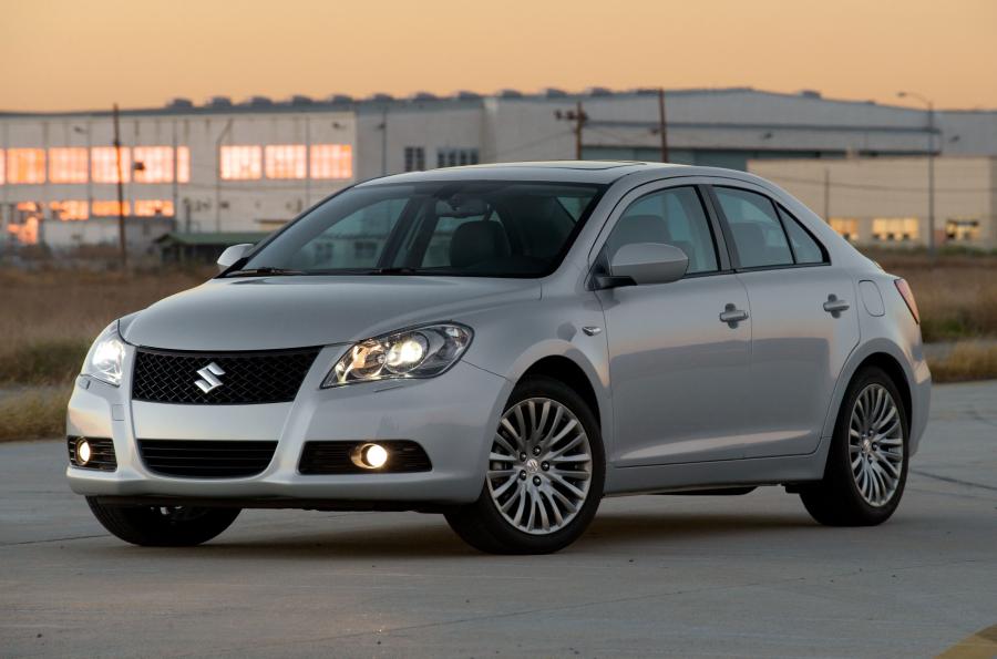  Suzuki Kizashi 2010 года  (фото 26 из 136)
